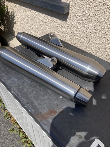 Triumph street twin exhausts - triumph,