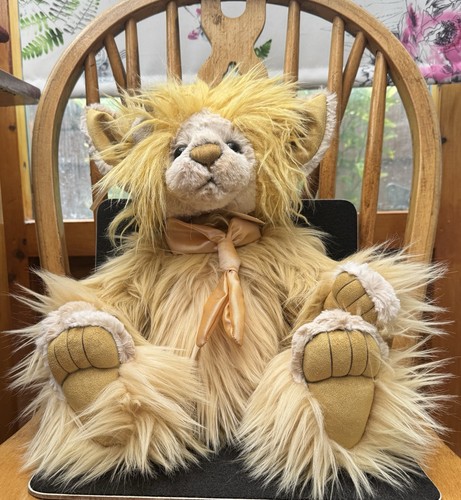 Charlie bears field - bears,