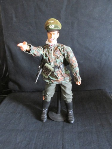 Dragon 6th scale figures - dragon,