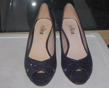 Solea open toe glitter shoes Size 4