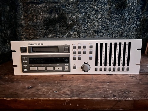 Tascam digital - da-38,