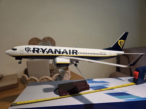 Extra large ryanair boeing 737 - extra,
