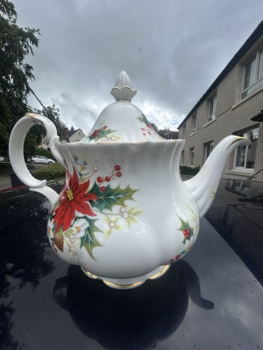Royal albert poinsettia - royal,