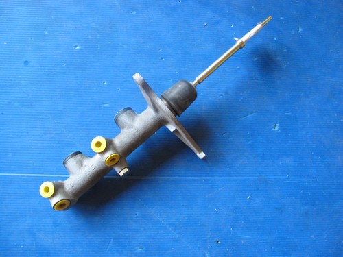 Tandem brake master cylinder - brake,