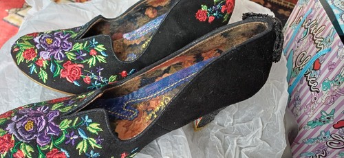 Black embroidered irregular - black,