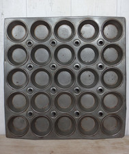 Vintage Cake Bun Baking Tin -