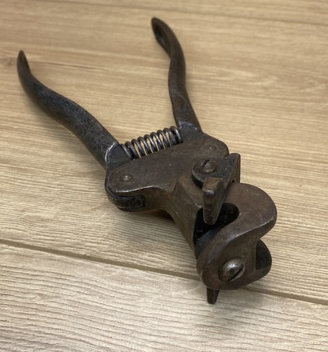 Antique disston triumph saw - antique,