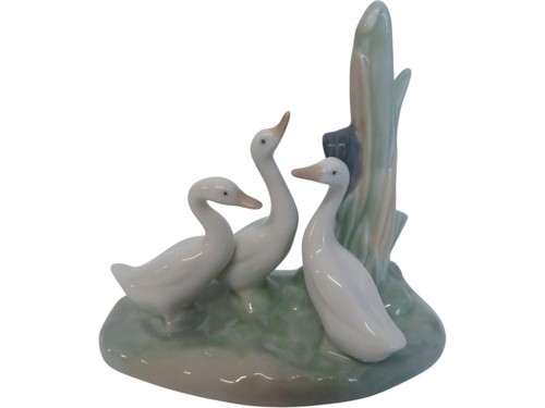 Nao 0006 ceramic figurine - -,