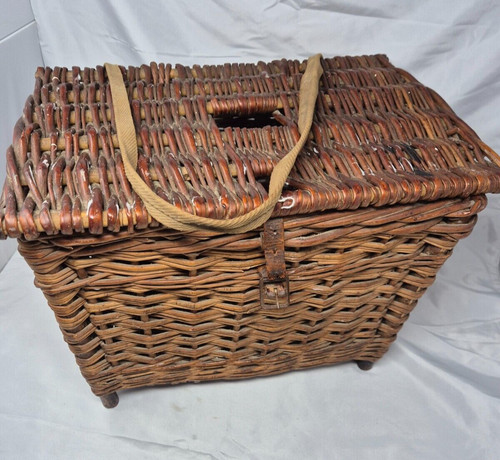 Large vintage wicker fishing - vintage,