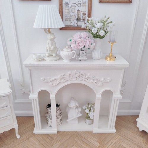 Scale dolls house - dolls,