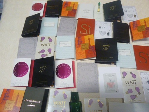 Lot ladies vials - of,