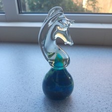VINTAGE MDINA MALTESE ART GLASS SEAHORSE PAPERWEIGHT  BLUE GREEN BASE