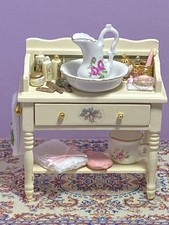 ?Dolls House 1/12th Ladies Bathroom/bedroom Washstand With Accessories ?