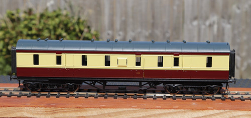 Mth lms carmine cream - &,