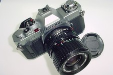 Canon AV-1 35mm Film SLR Manual Camera with Canon 35-70mm Zoom F/3.5-4.5 Lens