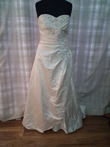 Wedding dress size ivory - size, 16