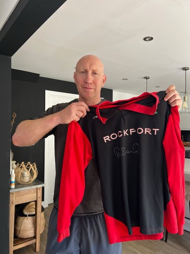 Authentic hand signed - authentic,