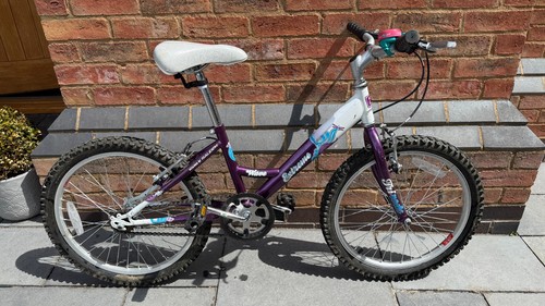 Raleigh wave extreme girls - raleigh,