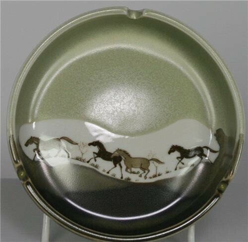 Large horse ashtray - large,