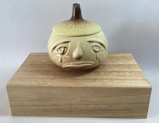 Sylvac 4756 Onion Face Pot