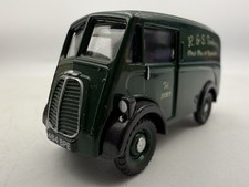 1:76 Classix Morris J Van Fresh Fruit & Vegetables EM76603 - Boxed