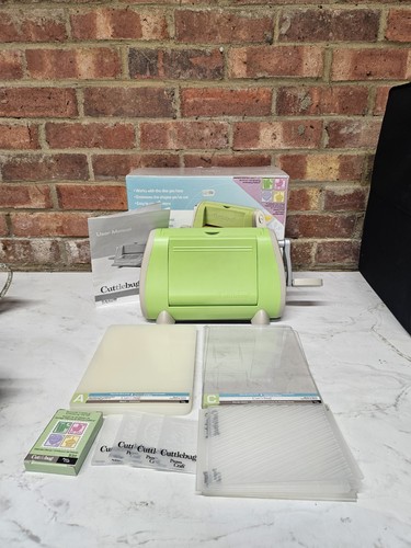 Cuttlebug manual die cutting - cuttlebug,