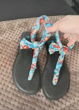 Gorgeous Sanuk Walking Sandals