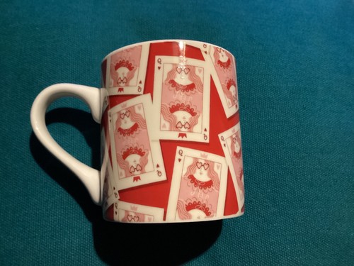 Bnwt new queen hearts - queen, mug