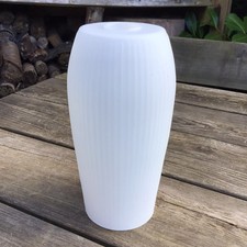 Large Opaque White Ridged Matt