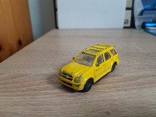 Toyota Sequoia (1/64) Yellow -