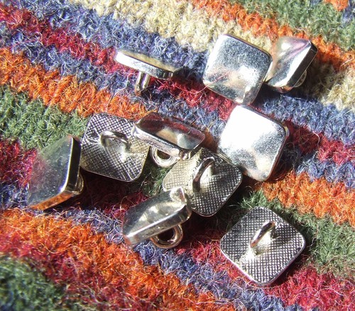 Silver toned 10x10 mm - 12,