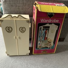 1970’s Sindy Wardrobe With Original Box