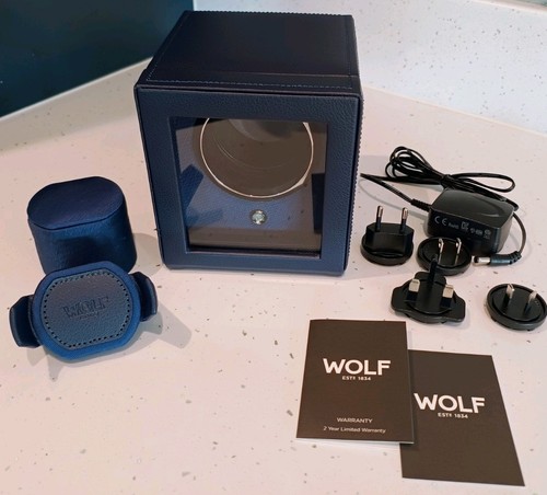 Stunning navy blue wolf cub - blue,