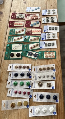 Sewing buttons job lot vintage - sewing,