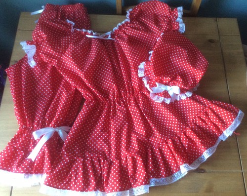 Red with white spot - ,, long