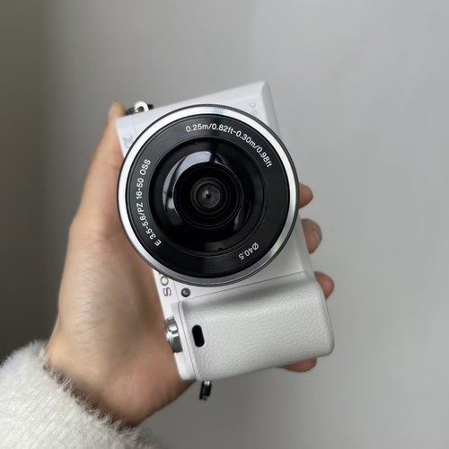 Sony alpha a6000 bundle - alpha,