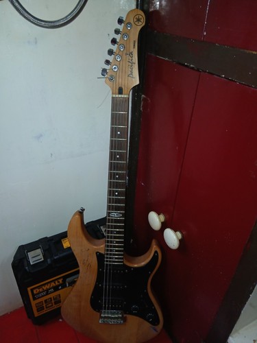 Yamaha pacifica hss natural - yamaha,