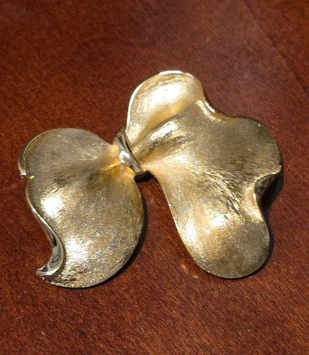 Crown trifari gold tone - crown,