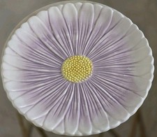 lilac daisy serve plate cake
