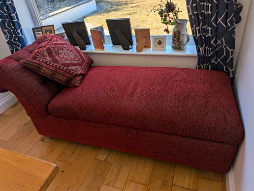 Red fabric chaise - chaise, longue