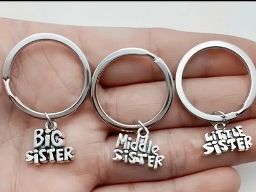 Sister keychains big - 3,