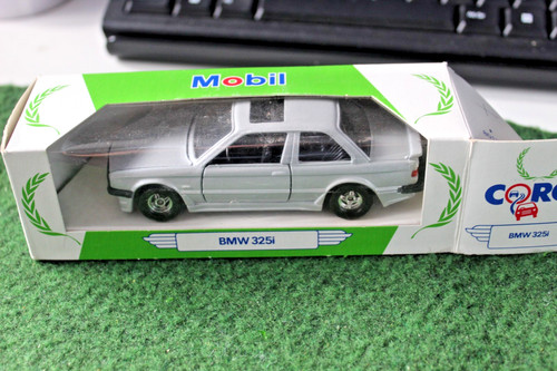 Corgi bmw 325ii - corgi, opening