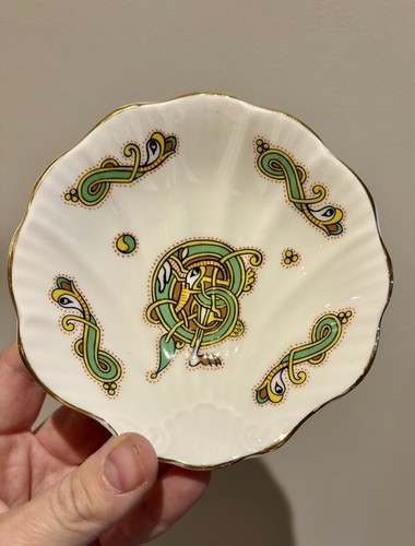 Vintage royal tara - fine, bone