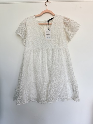 Zara size medium - 12, daisy