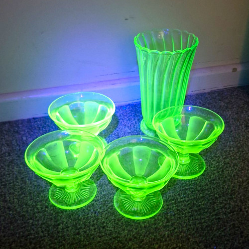 Uranium glass set 5 green - /set, of