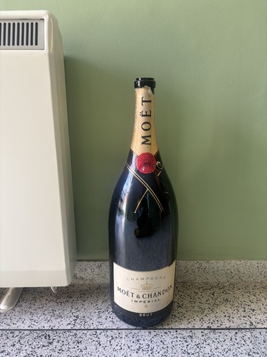 Moet chandon champagne 1980 - moet,