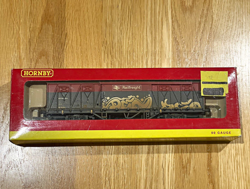 Hornby r6403 railfreight - hornby, ferry