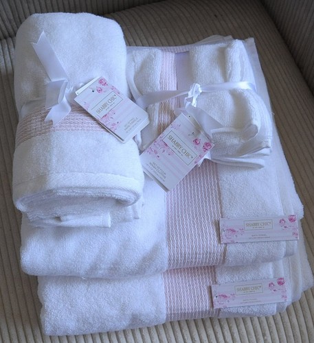Nwt set plush - plush, chic