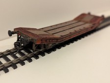 Hornby OO Gauge Lowmac Well Wagon – Weathered Finish