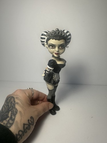 Bleeding edge goth doll - goth, series